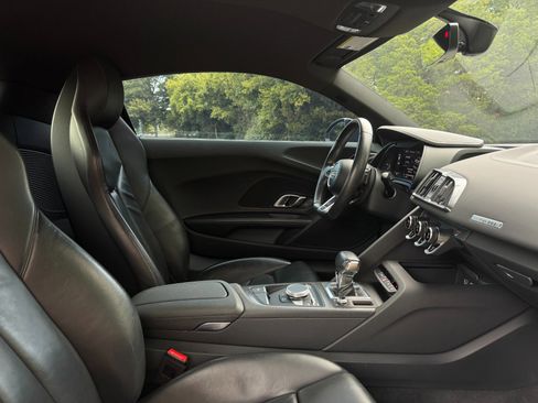 Used 2018 Audi R8 V10 image 40