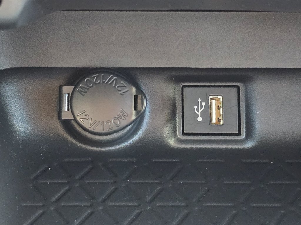 Used 2023 Toyota RAV4 XLE FWD image 25