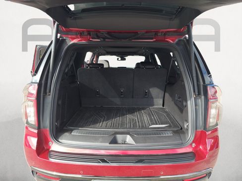 Used 2021 Chevrolet Suburban Z71 w/ Luxury Package AWD/4WD image 12