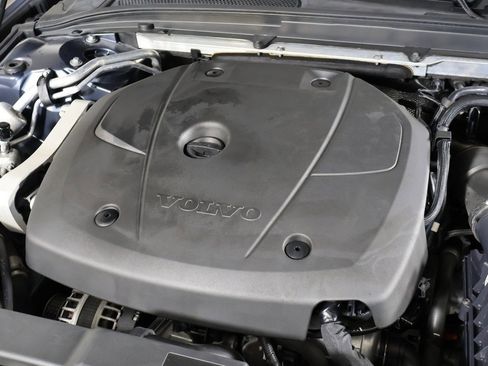 Used 2019 Volvo S60 T5 R-Design image 20