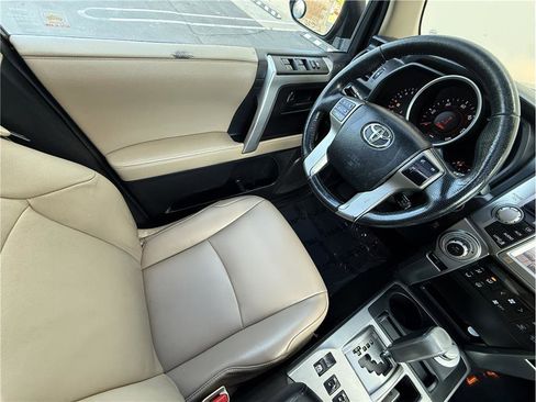 Used 2010 Toyota 4Runner Limited image 10