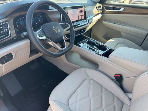 New 2026 Volkswagen Atlas SE image 10