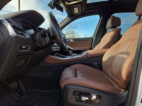 Certified 2022 BMW X5 xDrive40i w/ Luxury Seating Package image 16