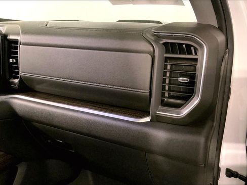 Used 2026 Chevrolet Silverado 1500 LT Trail Boss w/ LT Trail Boss Premium Package AWD/4WD image 16