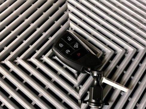 Used 2024 Chevrolet Silverado 1500 LT Trail Boss w/ Convenience Package II image 11