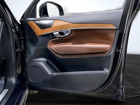 Certified 2024 Volvo XC90 B5 Plus image 25
