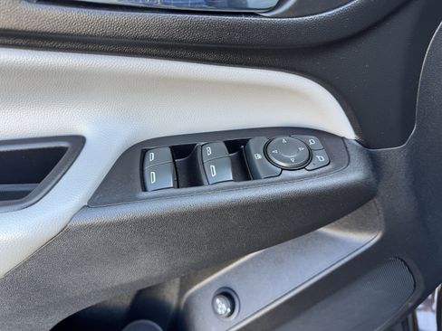 Certified 2020 Chevrolet Equinox LT image 11