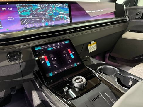 New 2026 Cadillac Escalade IQ Luxury 1 w/ LPO, Floor Liner Package image 27