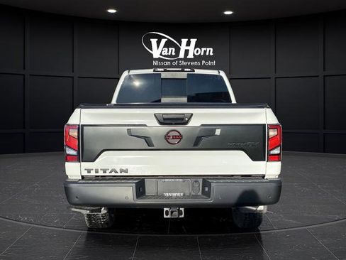 Used 2024 Nissan Titan PRO-4X w/ Pro-4x Convenience Package AWD/4WD image 14