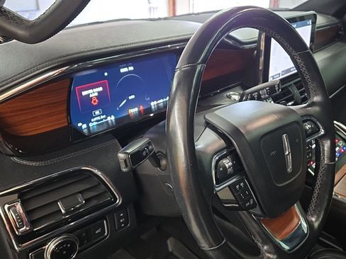 Used 2019 Lincoln Navigator Reserve image 5