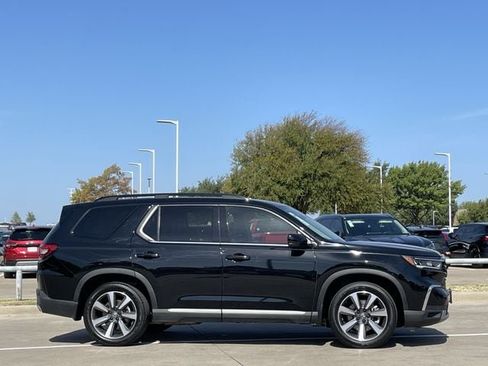Certified 2024 Honda Pilot Elite image 3