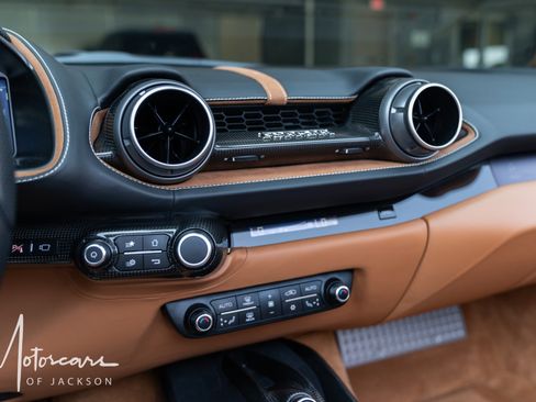 Used 2022 Ferrari 812 GTS image 18