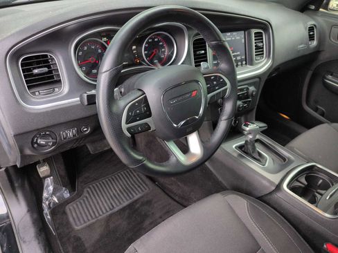 Used 2018 Dodge Charger GT image 2