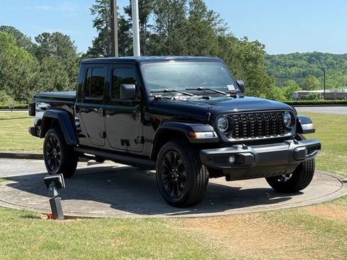 Used 2024 Jeep Gladiator Sport AWD/4WD image 9