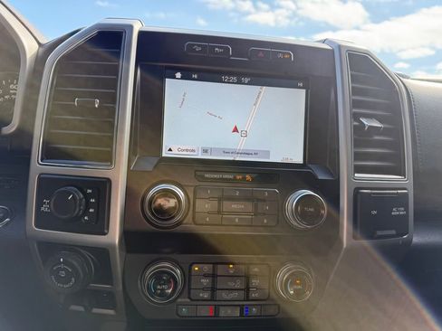 Used 2019 Ford F150 Lariat w/ Equipment Group 502A Luxury image 9