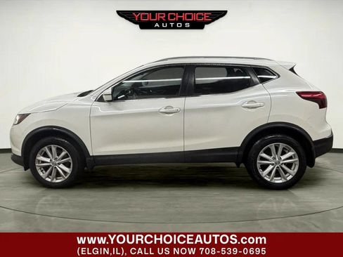 Used 2017 Nissan Rogue Sport SV w/ SV All-Weather Package image 2