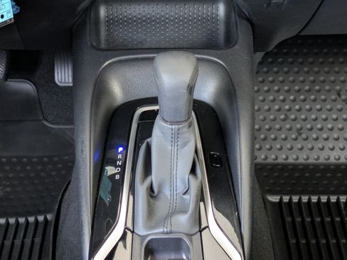 Used 2022 Toyota Corolla LE FWD image 19