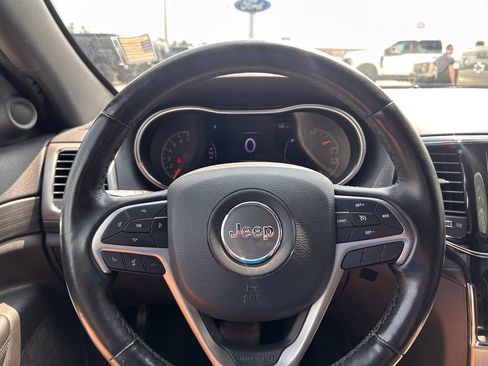 Used 2019 Jeep Grand Cherokee Altitude AWD/4WD image 28