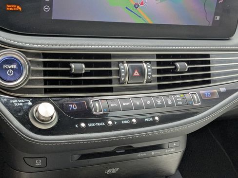 Certified 2022 Lexus LS 500h AWD w/ Luxury Package image 13