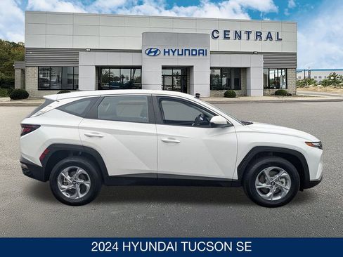 Certified 2024 Hyundai Tucson SE image 9