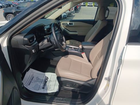 Used 2020 Ford Explorer XLT w/ Equipment Group 202A RWD image 10