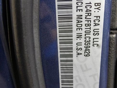 Used 2020 Jeep Grand Cherokee Limited X image 48