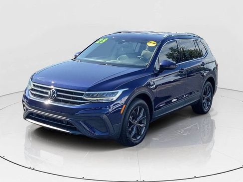 Certified 2023 Volkswagen Tiguan SE FWD image 28