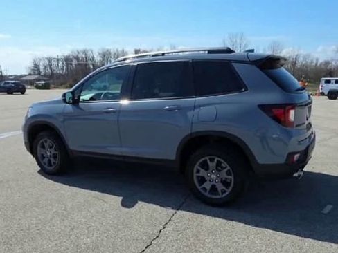 Used 2025 Honda Passport TrailSport image 5