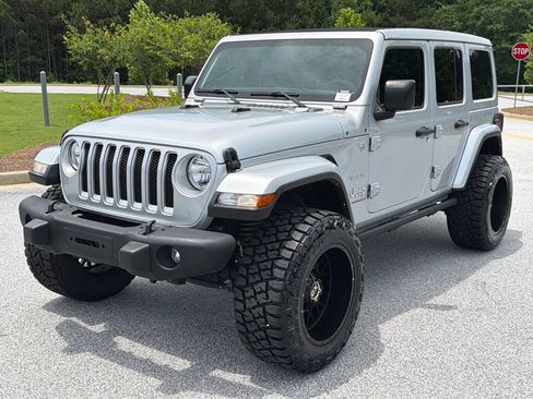 Used 2023 Jeep Wrangler Unlimited Sahara AWD/4WD image 3