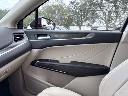 Certified 2019 Lincoln MKC Reserve w/ MKC Technology Package image 22