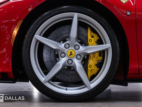 Used 2022 Ferrari F8 Tributo RWD image 2
