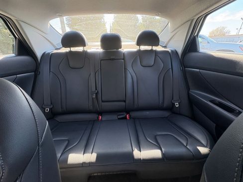 Used 2025 Hyundai Elantra Limited image 40