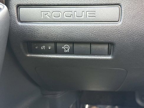 Used 2024 Nissan Rogue S image 20