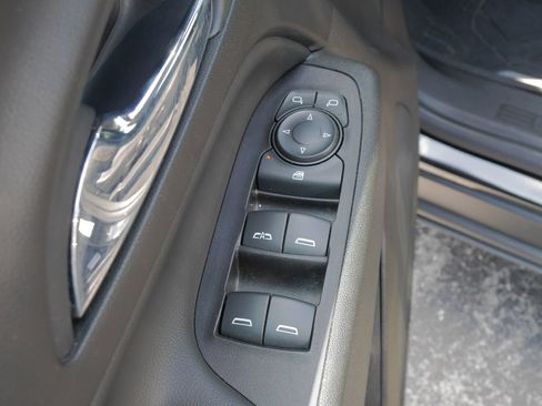 Used 2020 Chevrolet Equinox LT w/ Driver Convenience Package AWD/4WD image 21