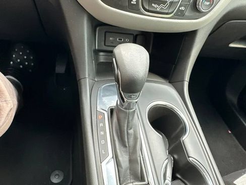 Used 2023 Chevrolet Equinox LS FWD image 33