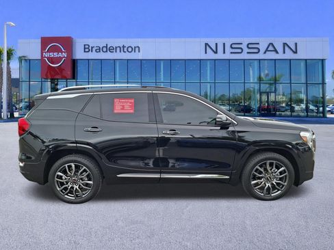 Used 2022 GMC Terrain Denali w/ Black Diamond Edition image 4