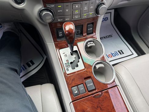 Used 2012 Toyota Highlander Limited image 15