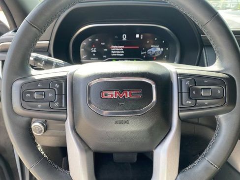 Used 2023 GMC Yukon SLT w/ SLT Premium Package AWD/4WD image 24