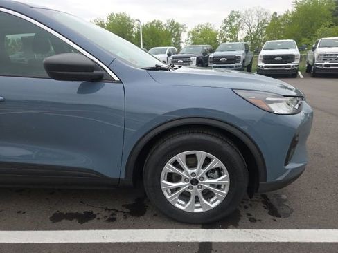 Used 2023 Ford Escape Active w/ Cold Weather Package FWD image 4
