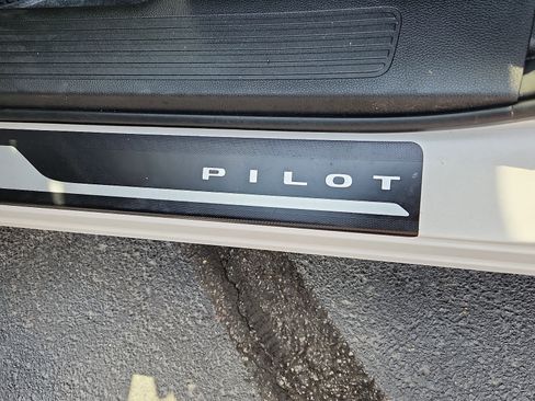 Used 2024 Honda Pilot Elite image 15