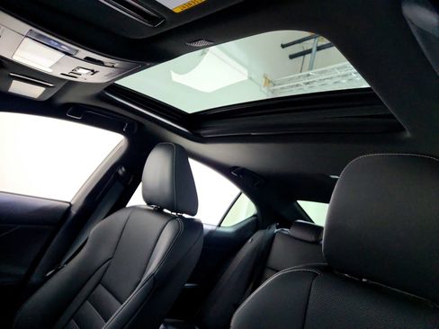 Used 2025 Lexus IS 350 F Sport image 11