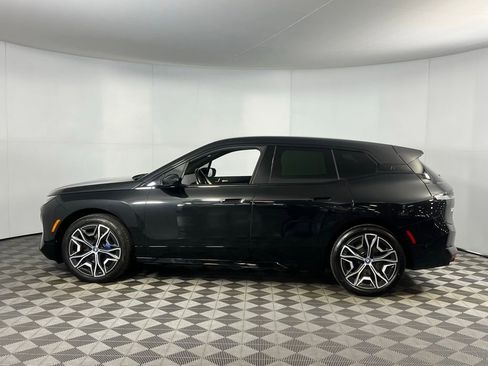 Used 2023 BMW iX xDrive50 w/ Sport Package image 10