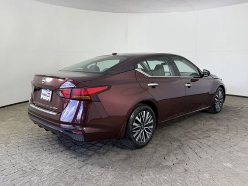 Used 2023 Nissan Altima 2.5 SV image 9