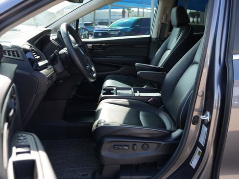 Used 2025 Honda Odyssey Touring image 16