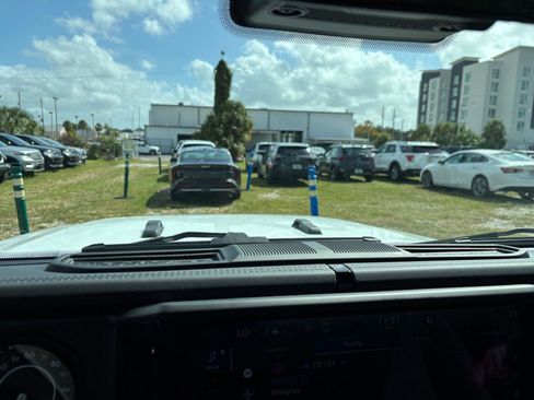 Used 2025 Jeep Wrangler Sahara image 18