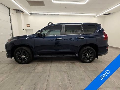Used 2022 Lexus GX 460 Premium w/ Accessory Package AWD/4WD image 2