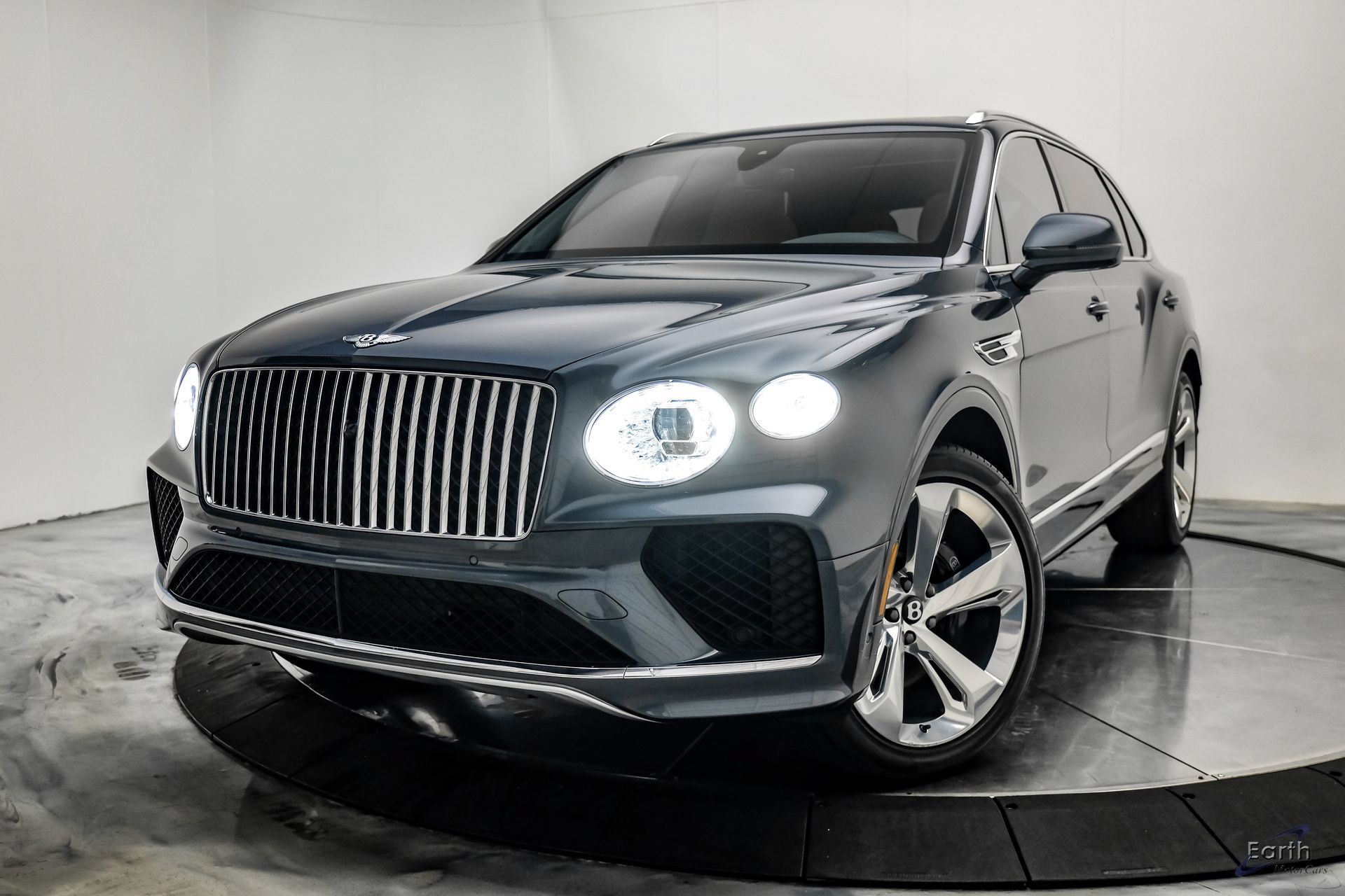 Used 2023 Bentley Bentayga Extended Wheelbase AWD/4WD image 6