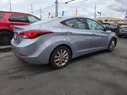 Used 2016 Hyundai Elantra SE w/ Option Group 02 image 16