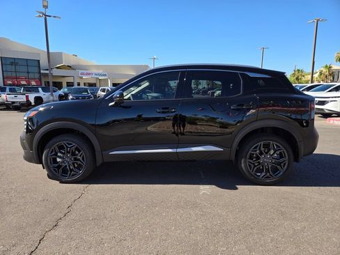 New 2026 Nissan Kicks SR FWD image 8