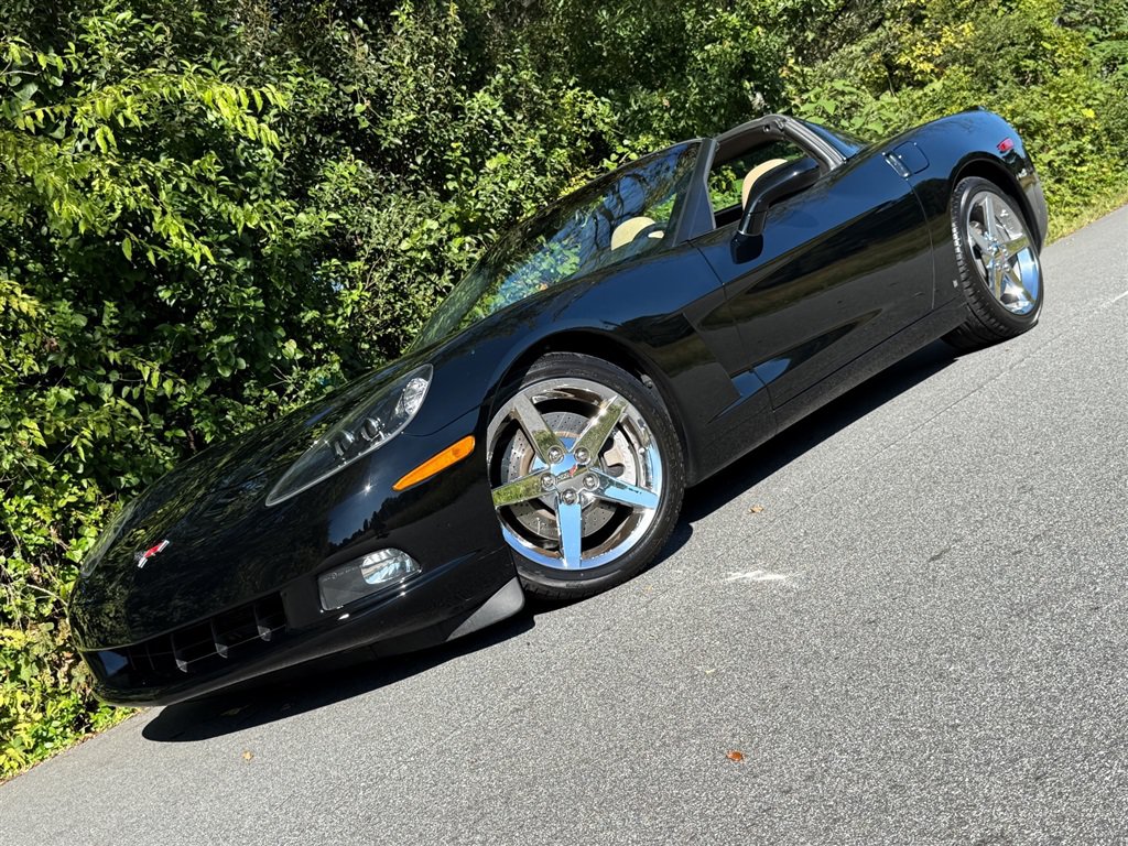 Used 2007 Chevrolet Corvette Coupe w/ Preferred Equipment Group RWD image 7
